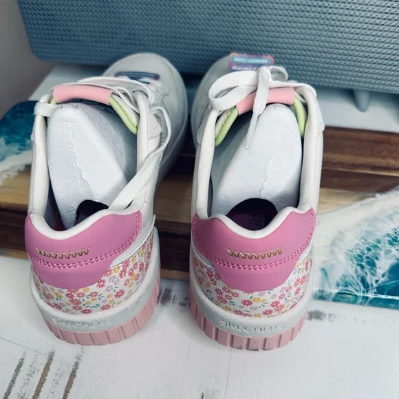 Skechers White and Pink Athletic Shoes - Picture 2 of 3